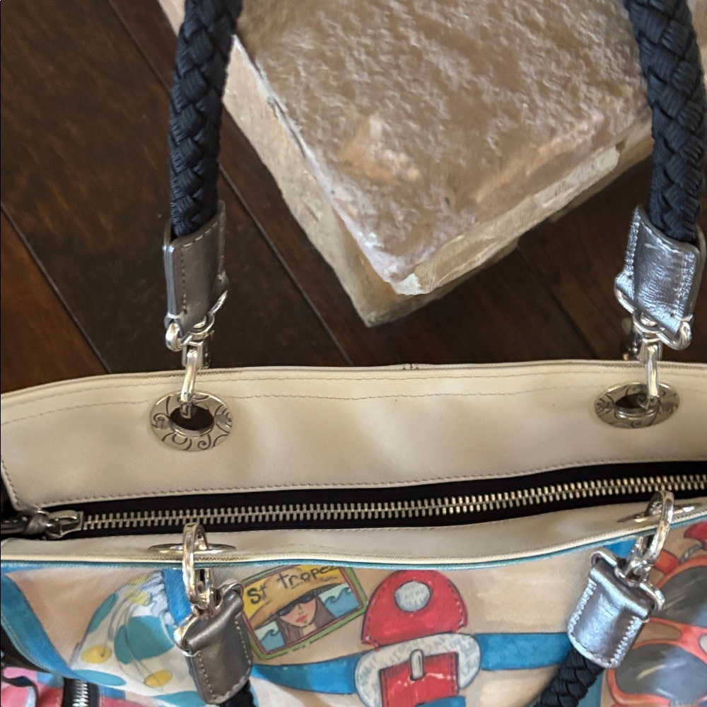 Brighton travel bag in NWTS with Black Rope Handles - Picture 4 of 9